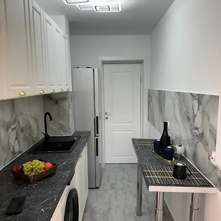 Apartment Garsoniera Lujerului Bucharest